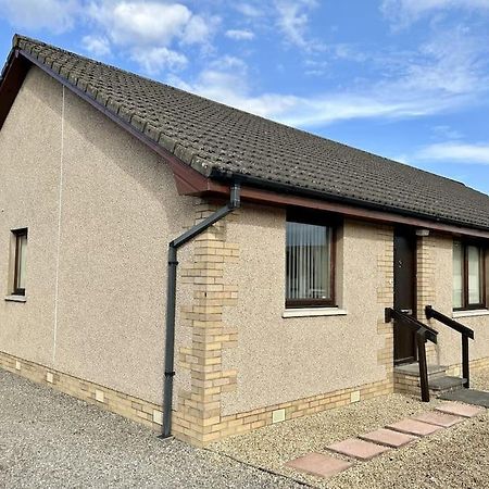 Cosy At Camden, Entire Bungalow Evanton Exterior photo